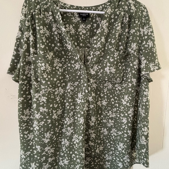 torrid Tops - Torrid Olive Floral Blouse